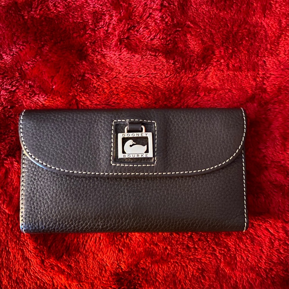 Dooney & Bourne brown leather wallet